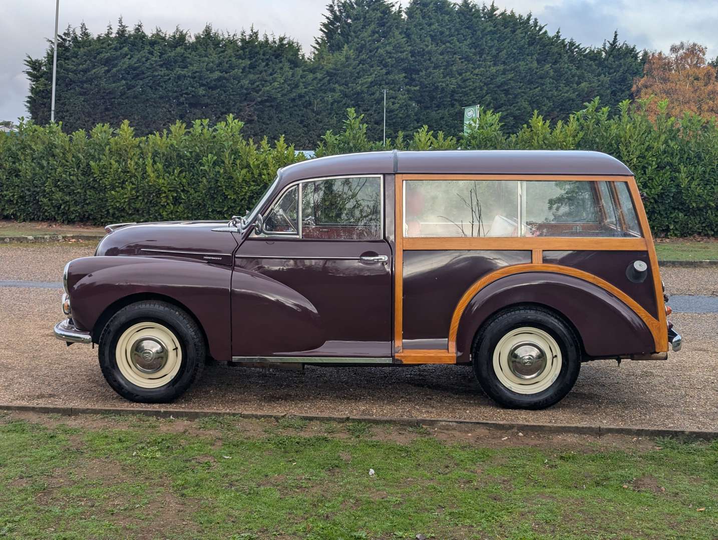 <p>1968 MORRIS MINOR 1000 TRAVELLER</p>