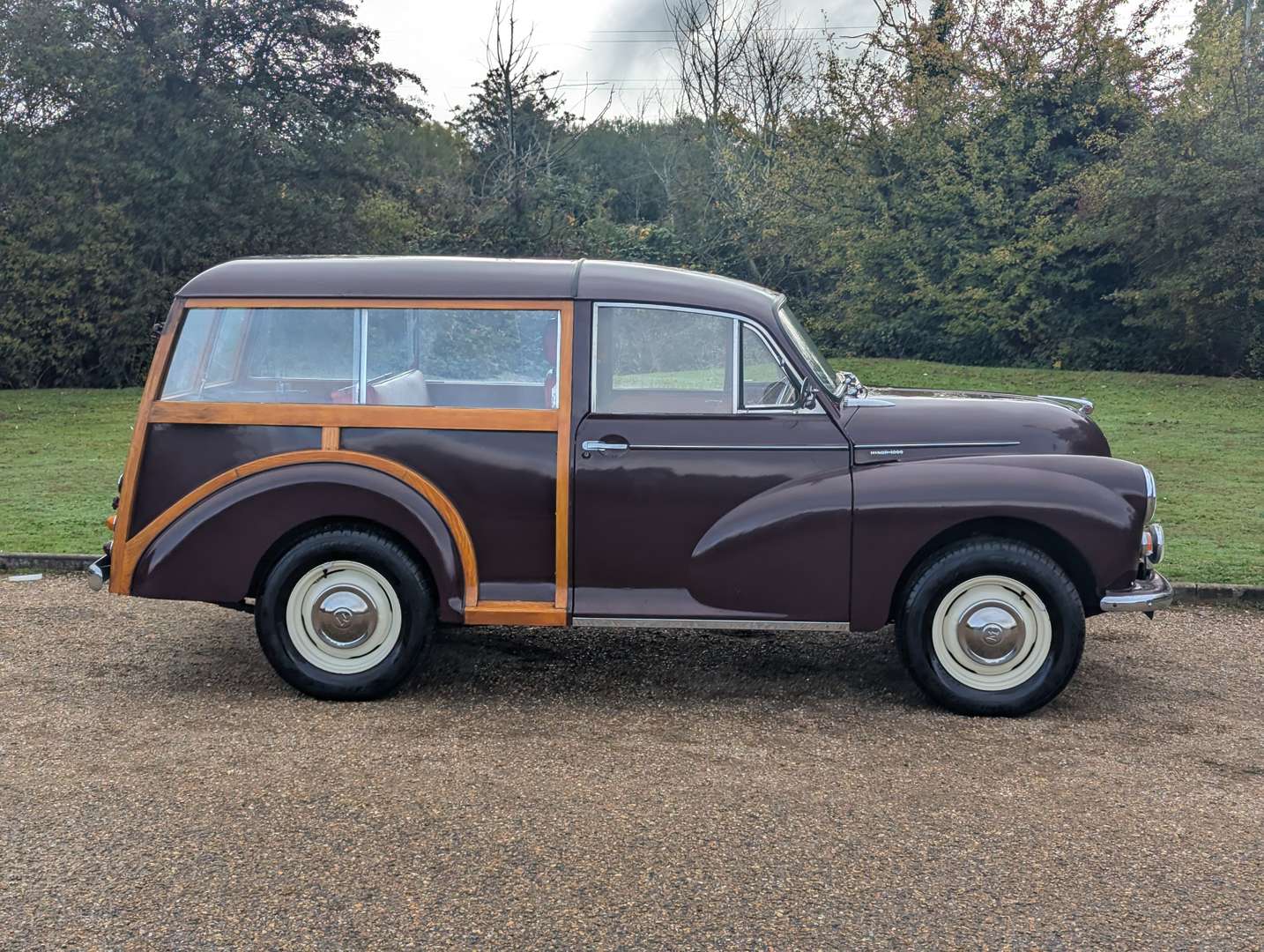 <p>1968 MORRIS MINOR 1000 TRAVELLER</p>