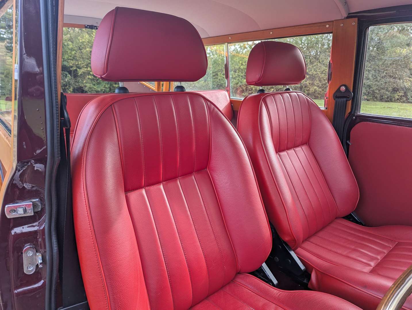 <p>1968 MORRIS MINOR 1000 TRAVELLER</p>