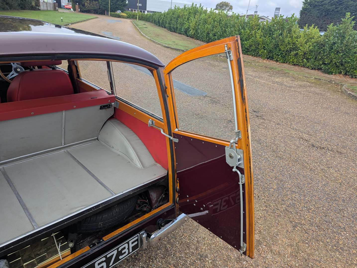 <p>1968 MORRIS MINOR 1000 TRAVELLER</p>