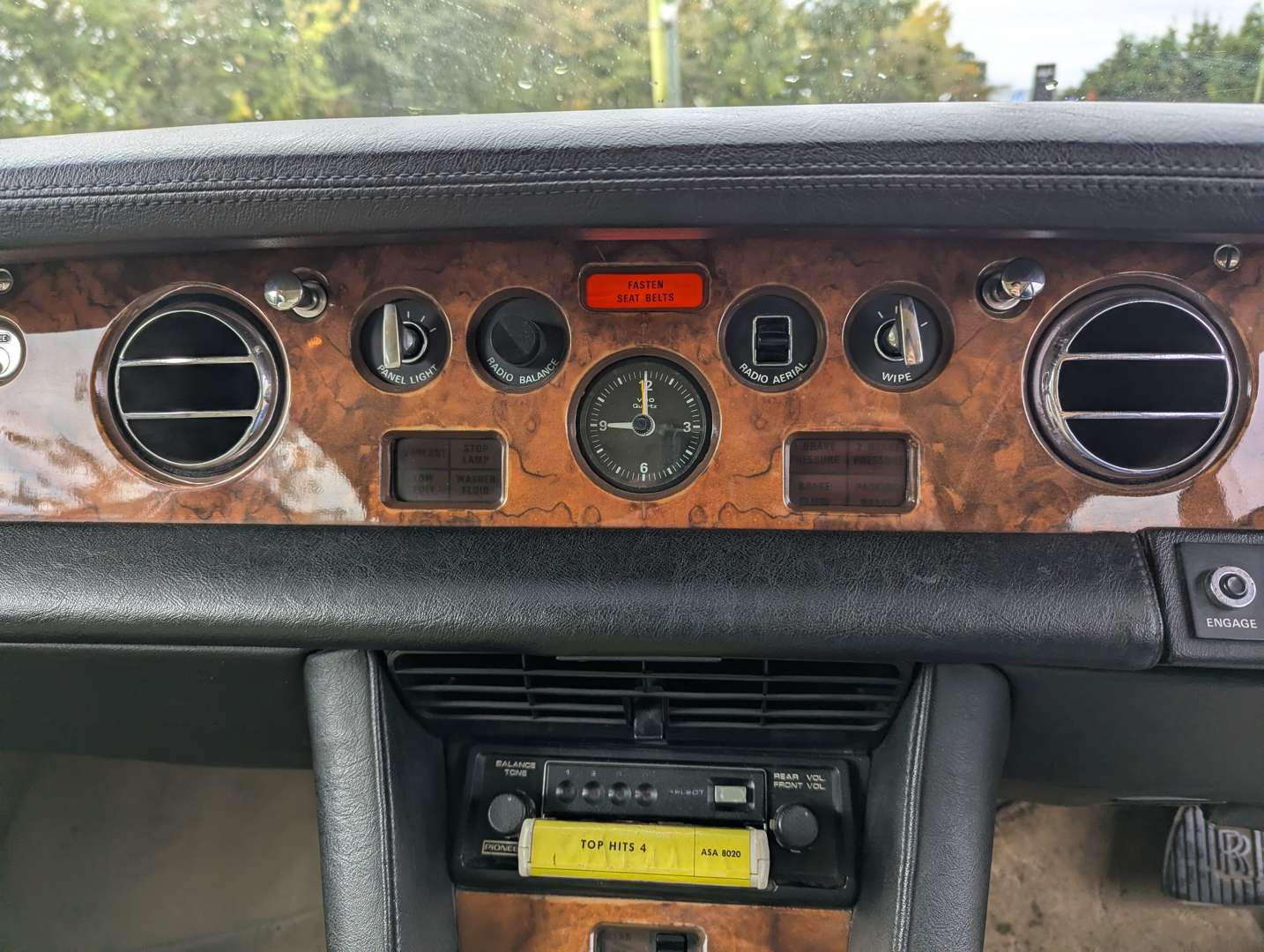 <p>1976 ROLLS ROYCE SILVER SHADOW I</p>