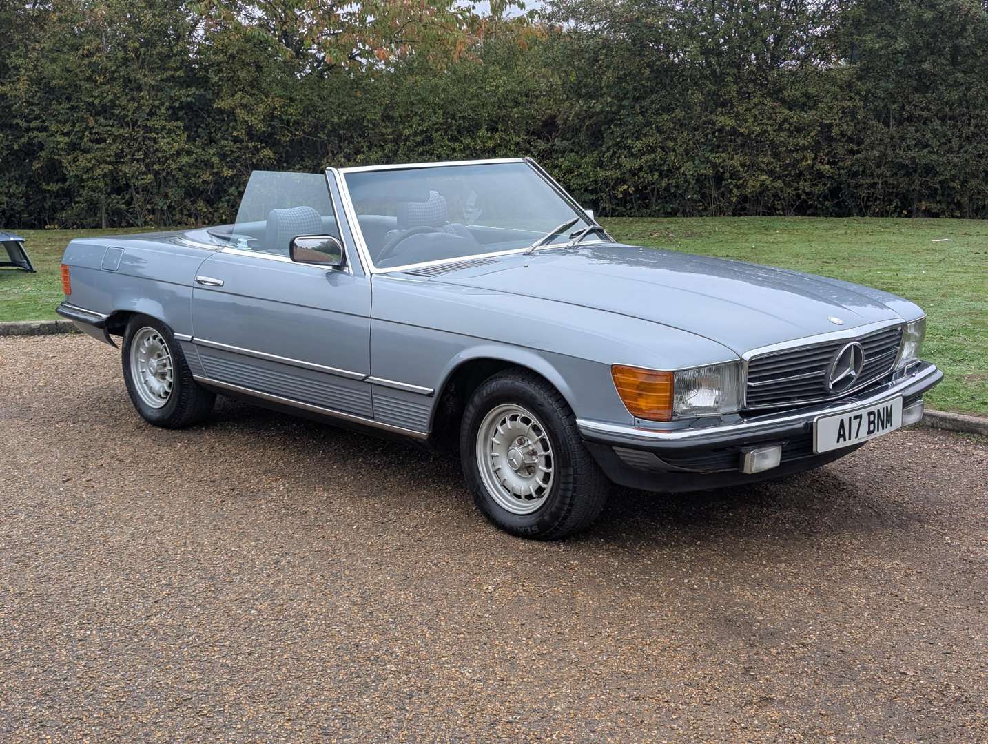 <p>1984 MERCEDES 280 SL AUTO</p>