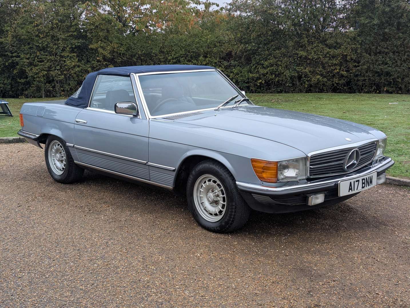 <p>1984 MERCEDES 280 SL AUTO</p>
