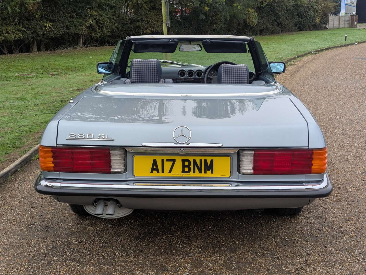 <p>1984 MERCEDES 280 SL AUTO</p>