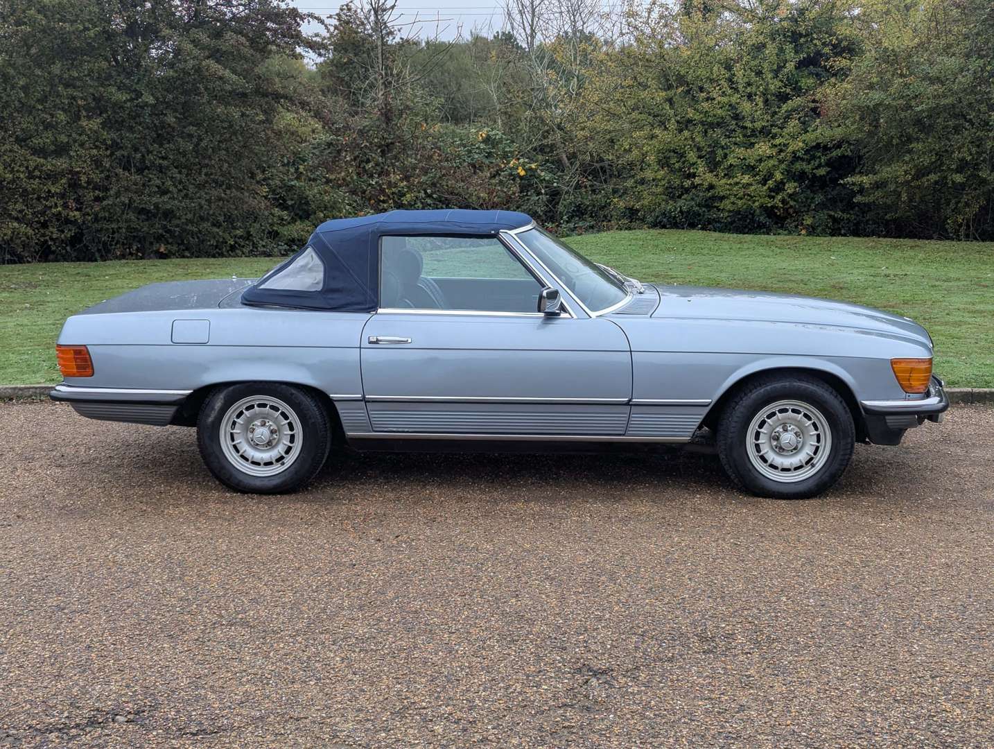 <p>1984 MERCEDES 280 SL AUTO</p>