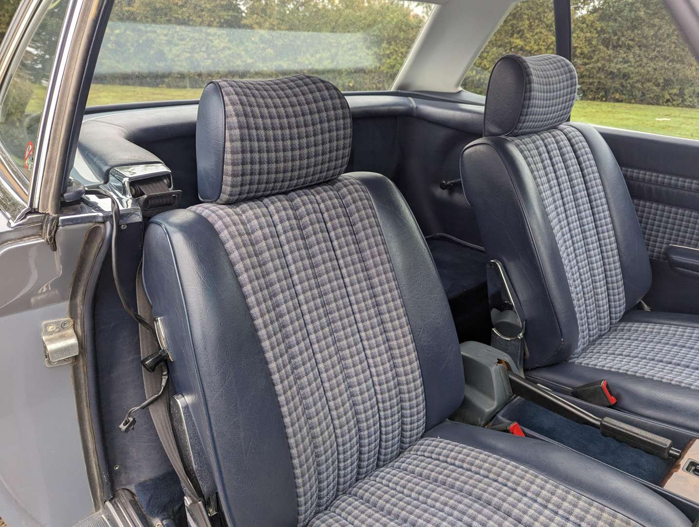 <p>1984 MERCEDES 280 SL AUTO</p>