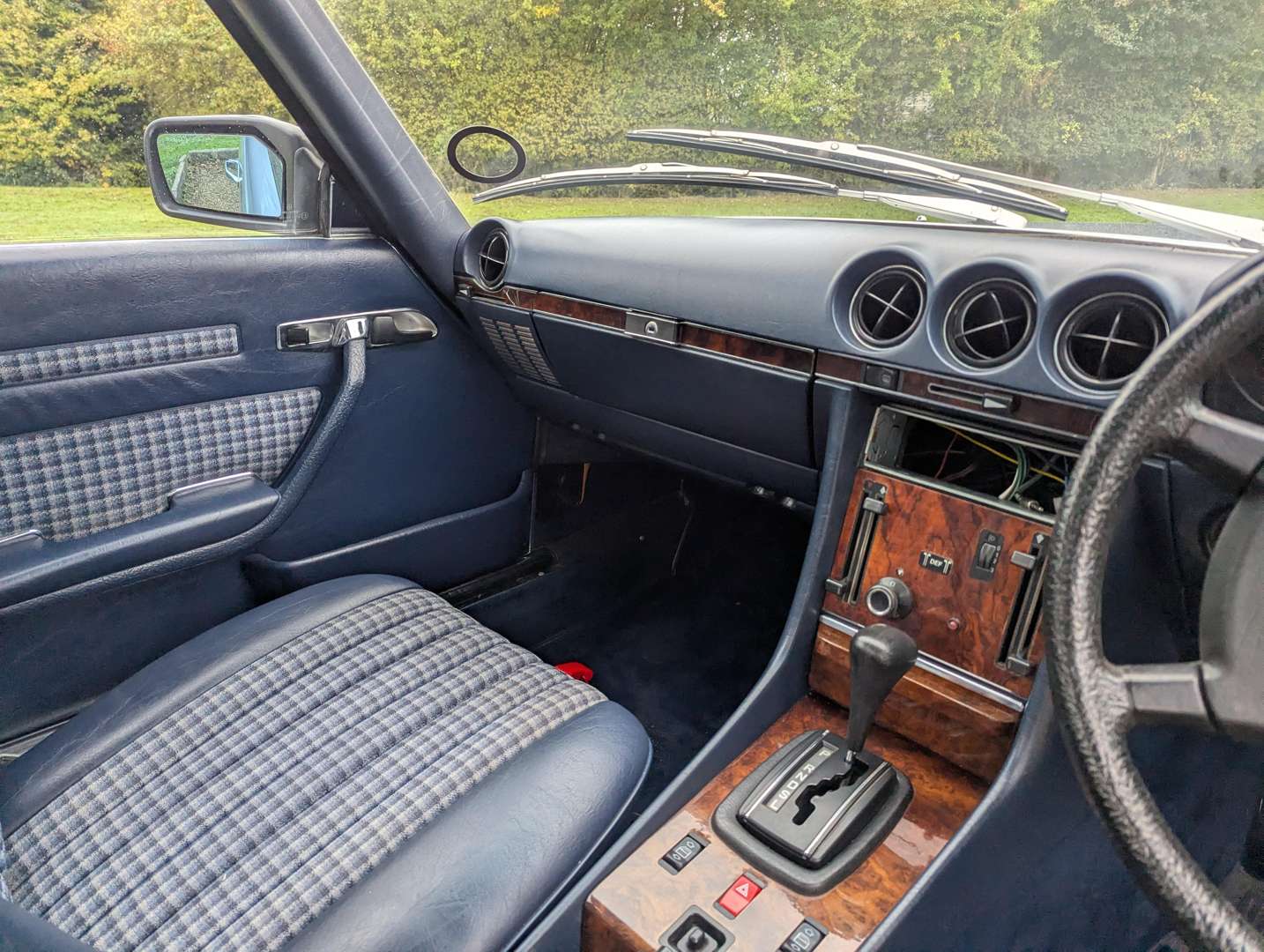 <p>1984 MERCEDES 280 SL AUTO</p>