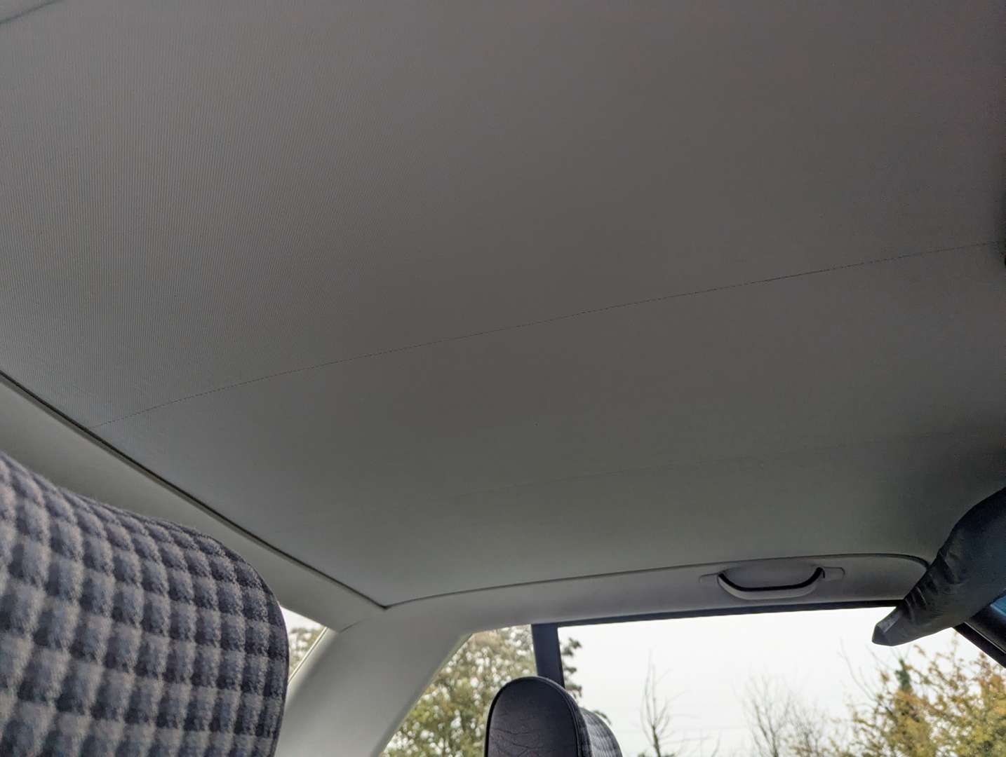 <p>1984 MERCEDES 280 SL AUTO</p>