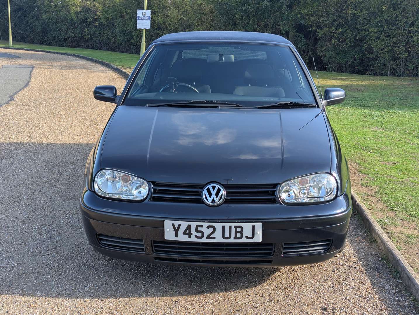 <p>2001 VW GOLF CABRIOLET SE</p>