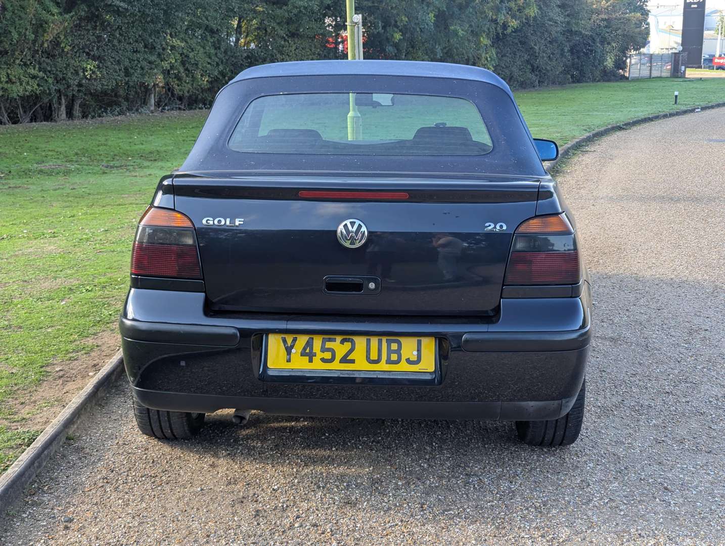 <p>2001 VW GOLF CABRIOLET SE</p>