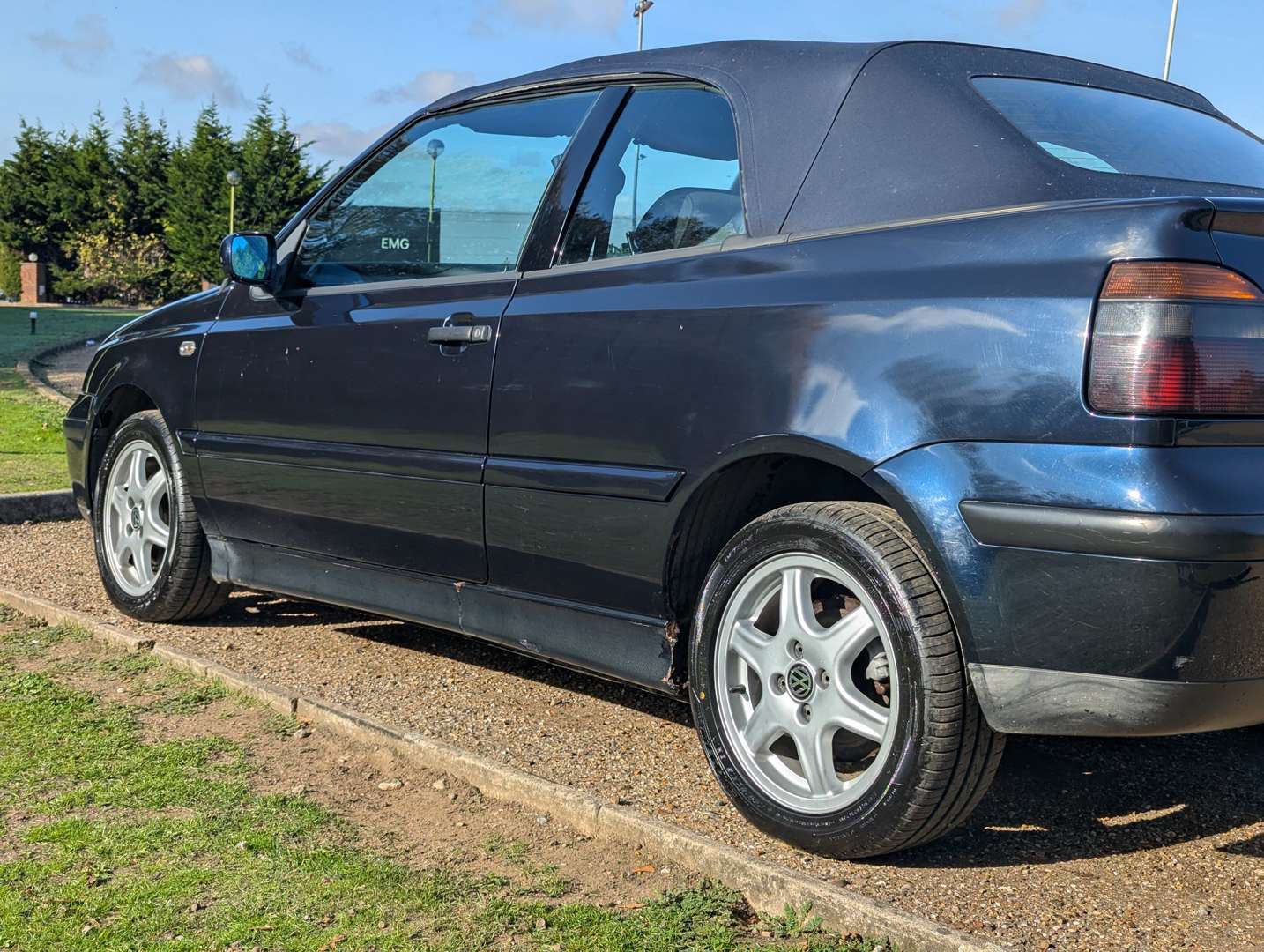 <p>2001 VW GOLF CABRIOLET SE</p>