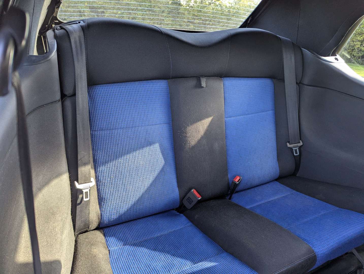 <p>2001 VW GOLF CABRIOLET SE</p>