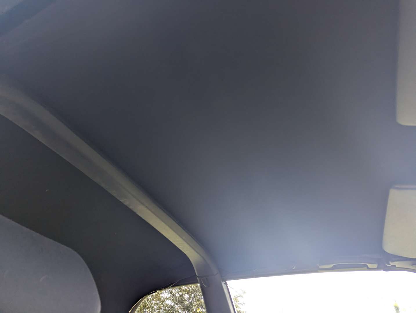 <p>2001 VW GOLF CABRIOLET SE</p>