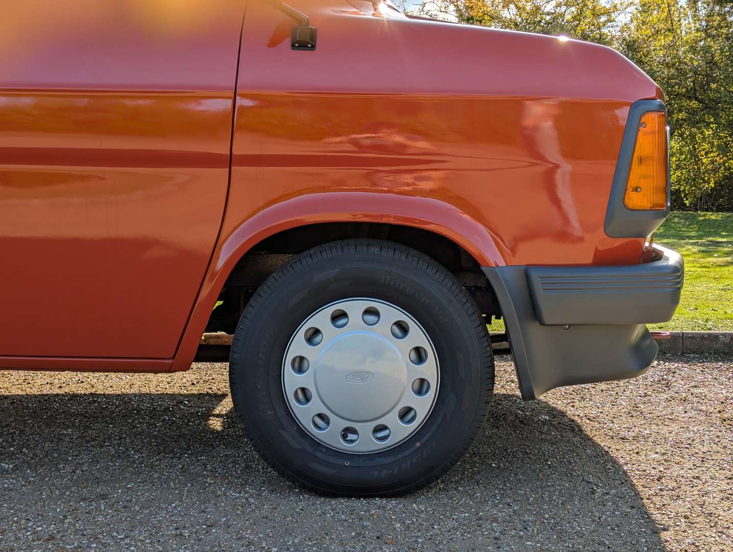 <p>1985 FORD TRANSIT MINIBUS</p>