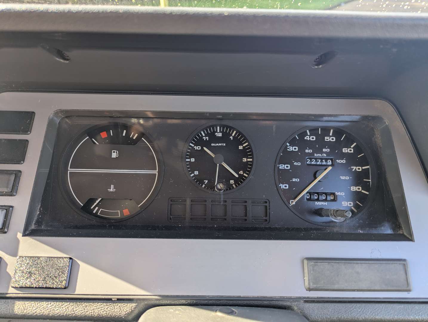 <p>1985 FORD TRANSIT MINIBUS</p>