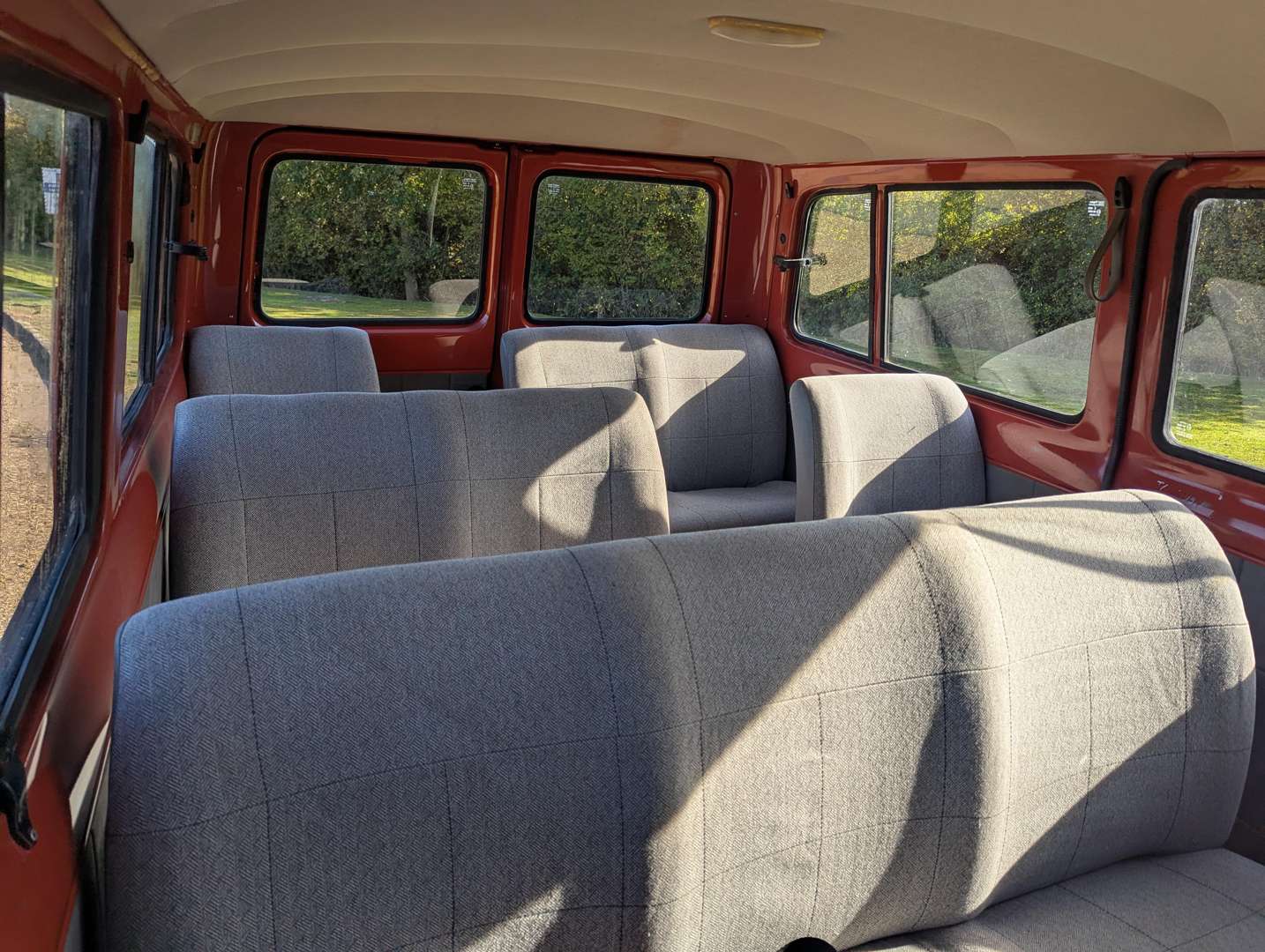 <p>1985 FORD TRANSIT MINIBUS</p>