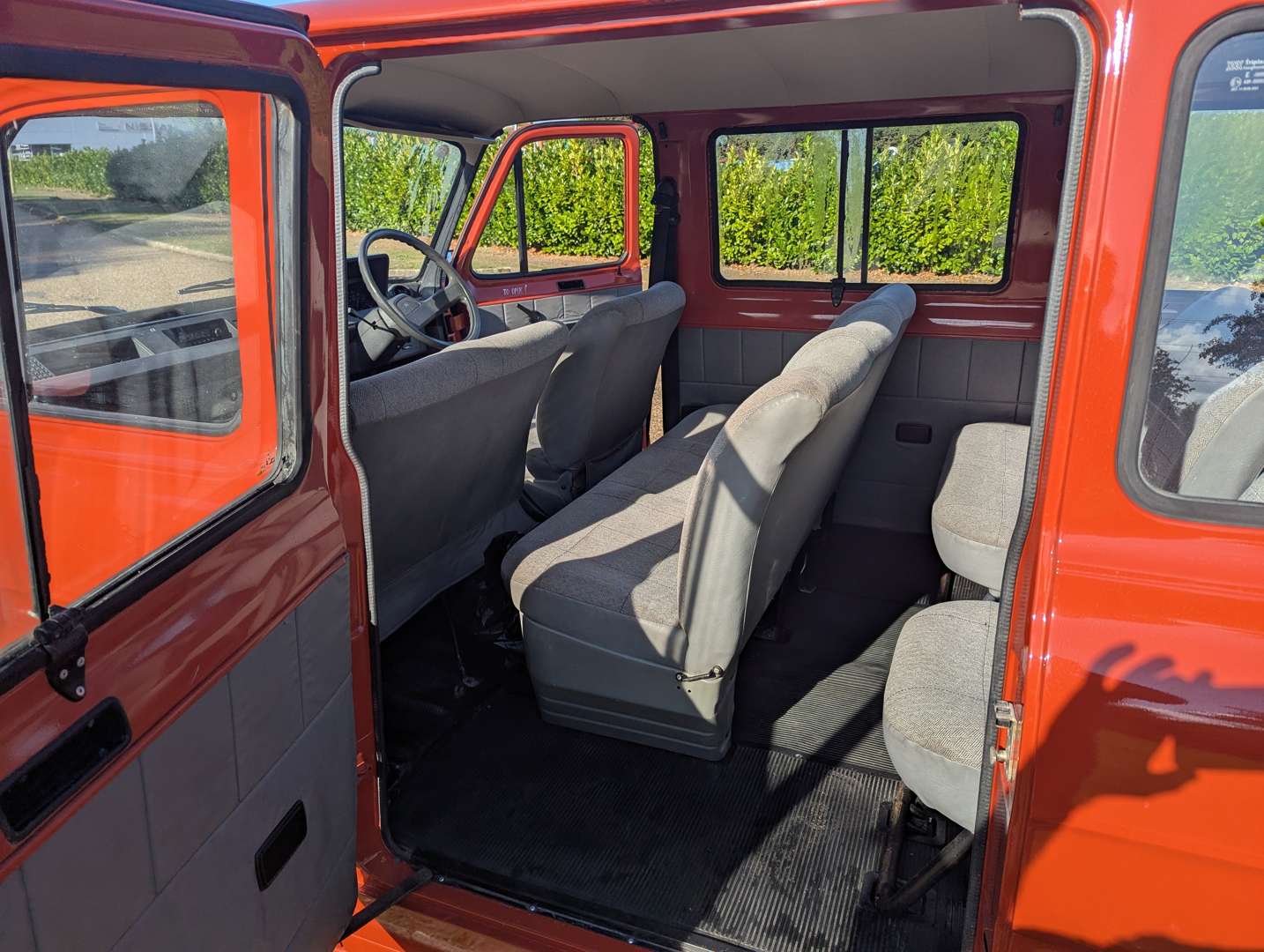 <p>1985 FORD TRANSIT MINIBUS</p>
