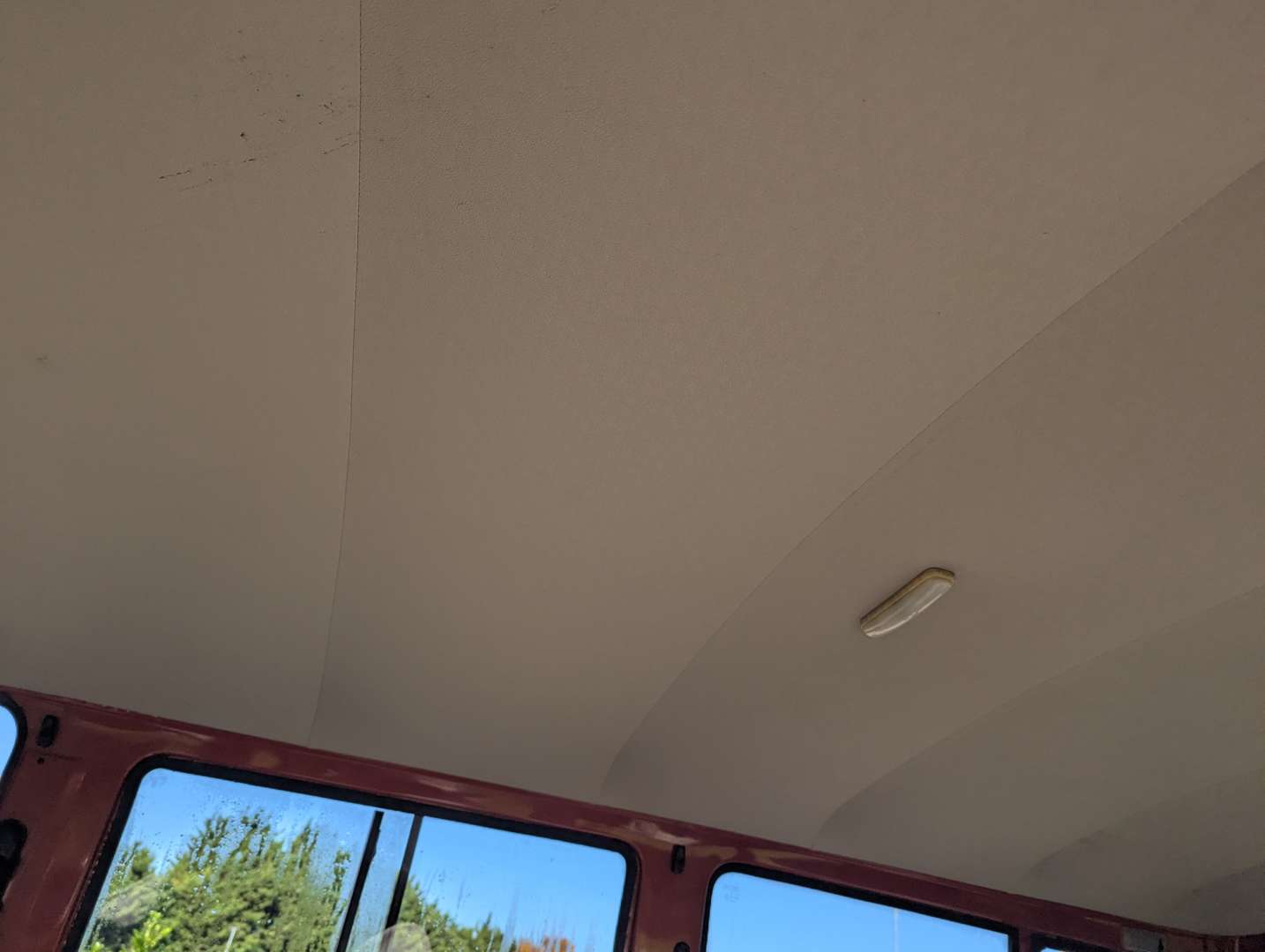 <p>1985 FORD TRANSIT MINIBUS</p>