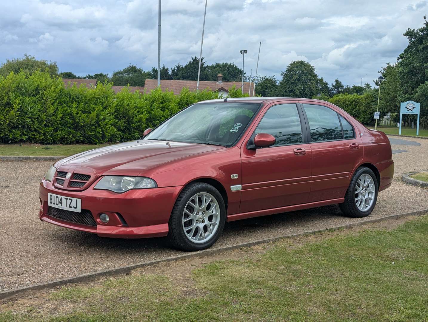 <p>2004 MG ZS</p>