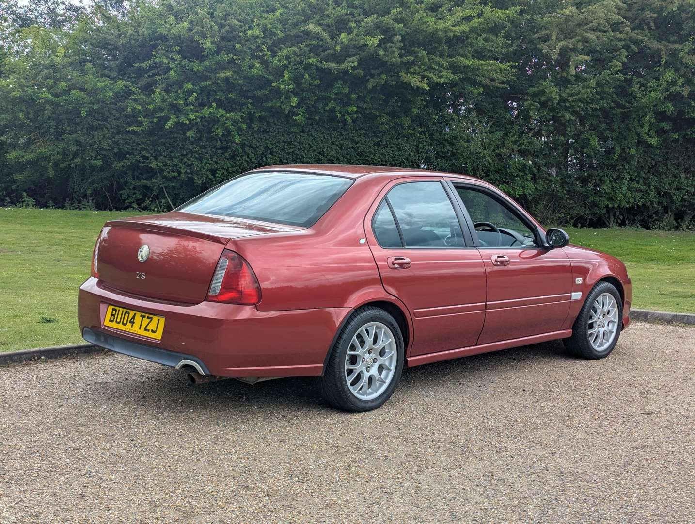 <p>2004 MG ZS</p>