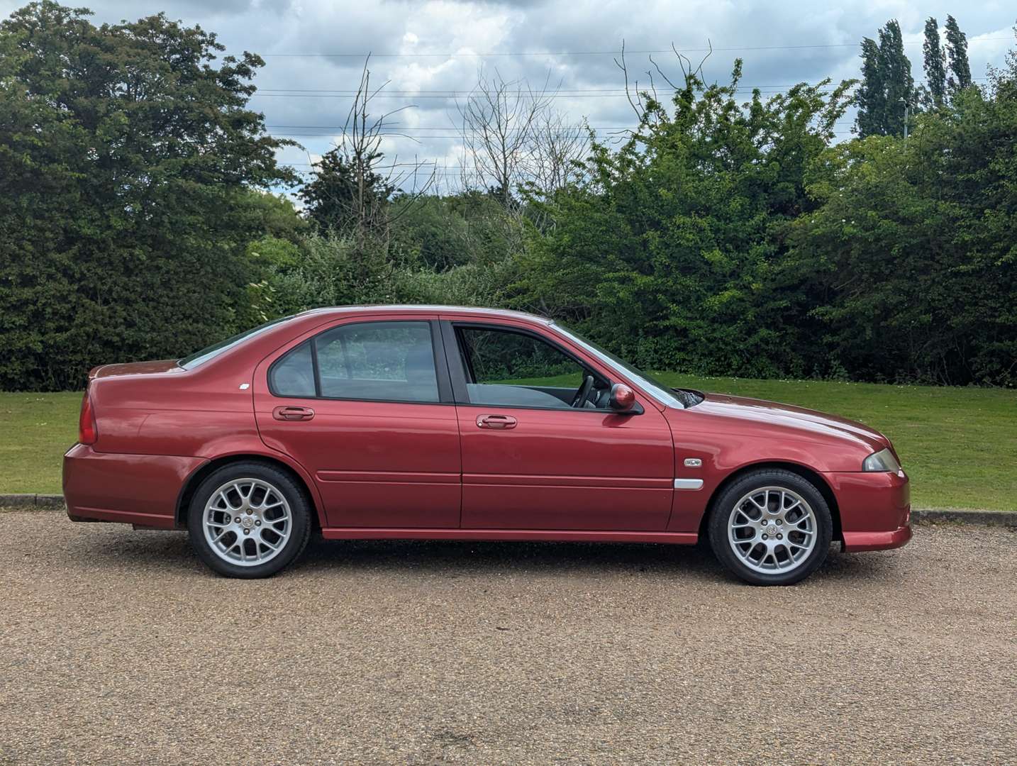 <p>2004 MG ZS</p>