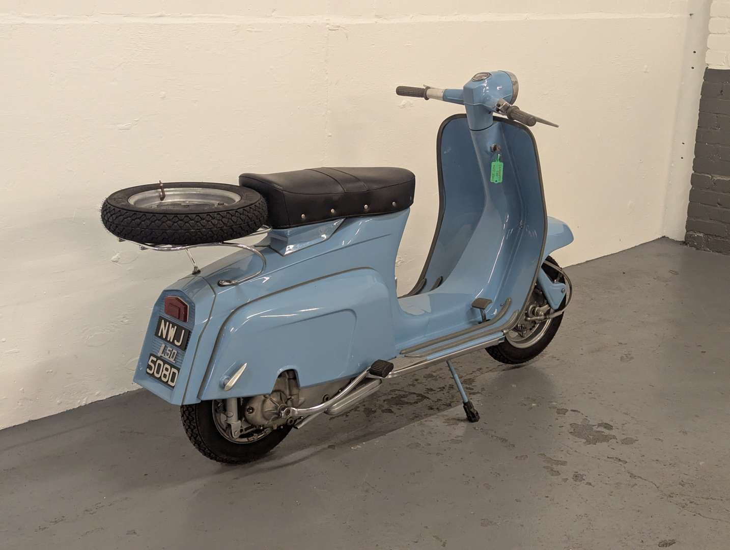 <p>1966 LAMBRETTA J50</p>