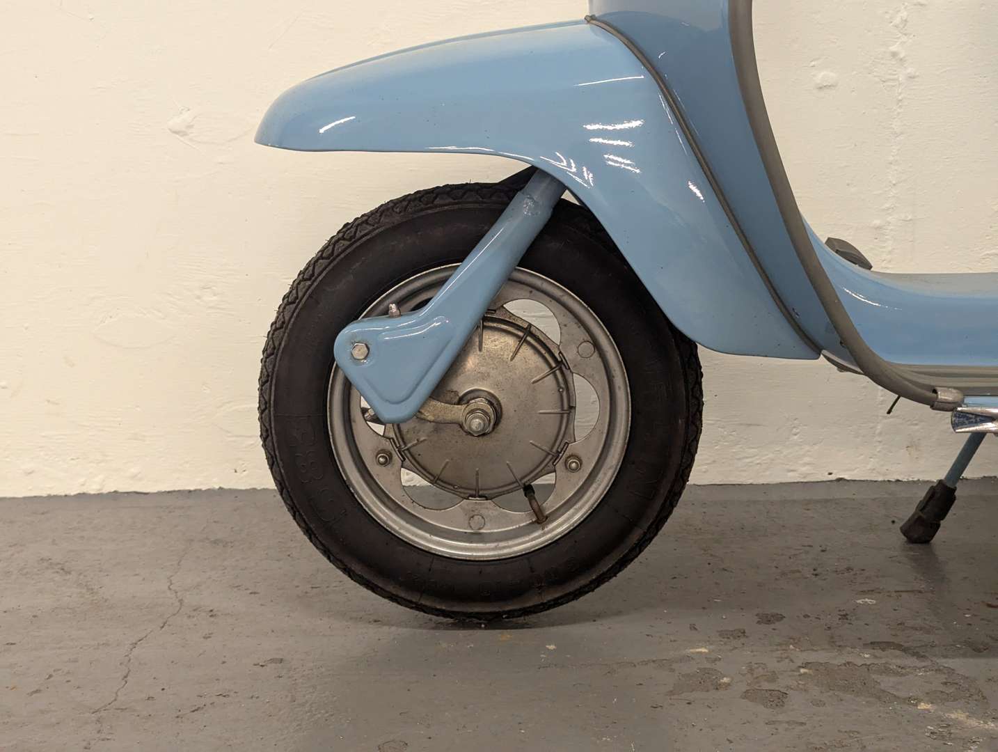 <p>1966 LAMBRETTA J50</p>