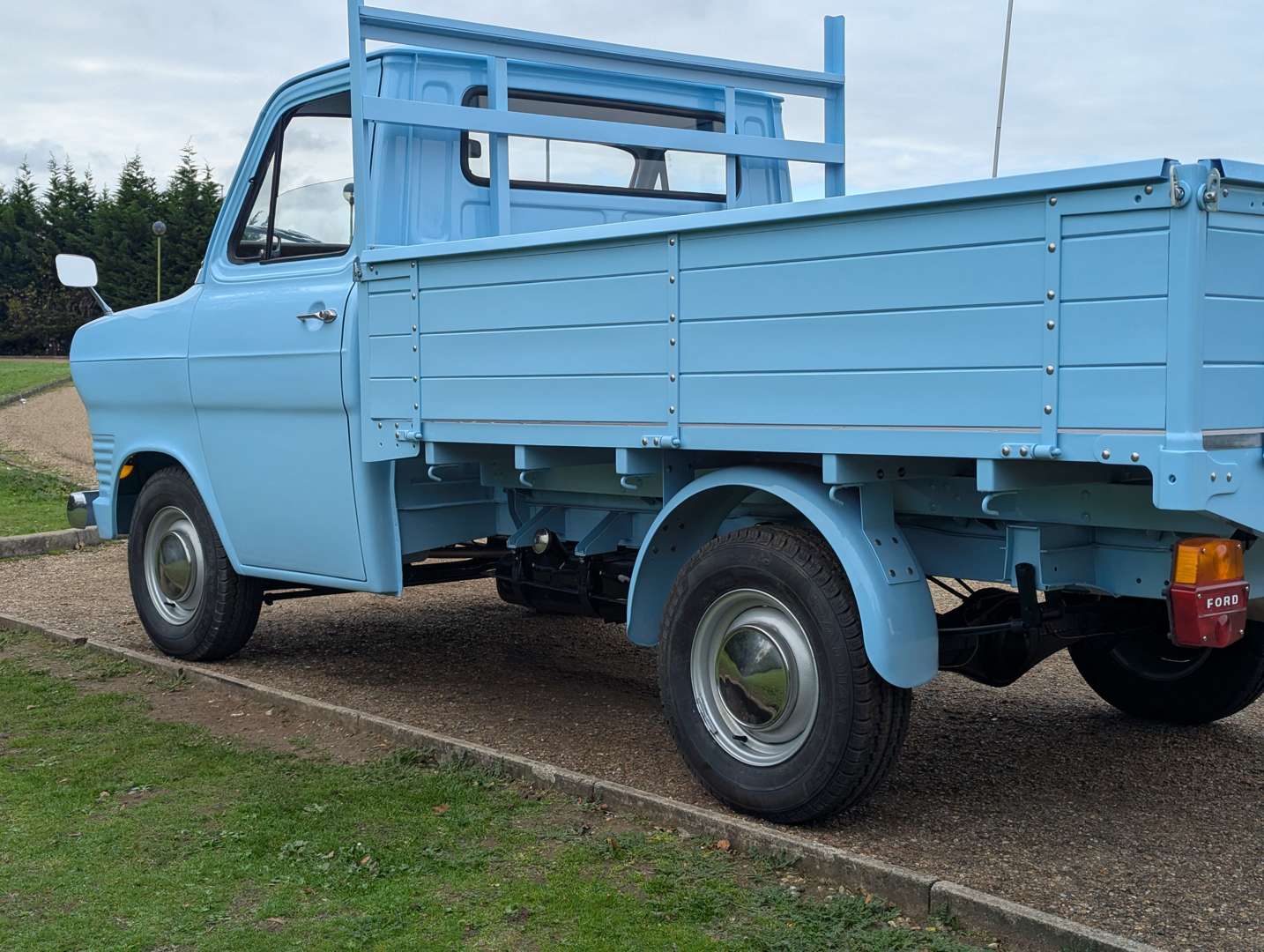 <p>1974 FORD TRANSIT MKI PICK-UP</p>