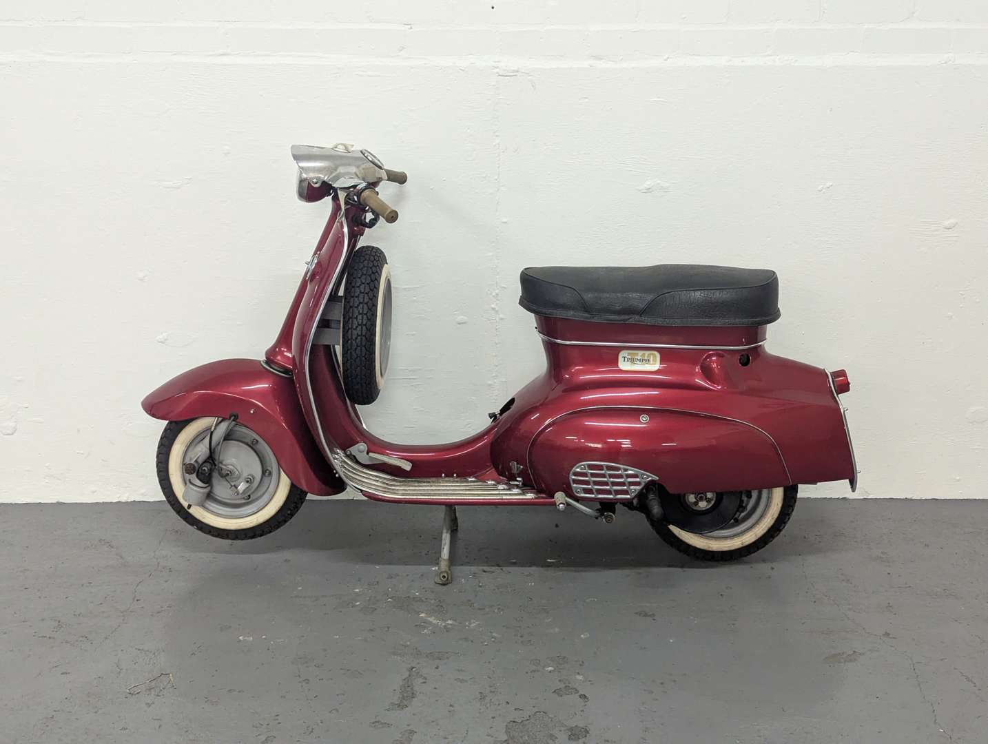 <p>1966 TRIUMPH T10 TINA</p>