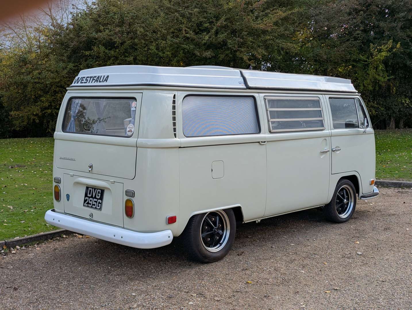 <p>1969 VW T2 WESTFALIA CAMPERVAN LHD</p>