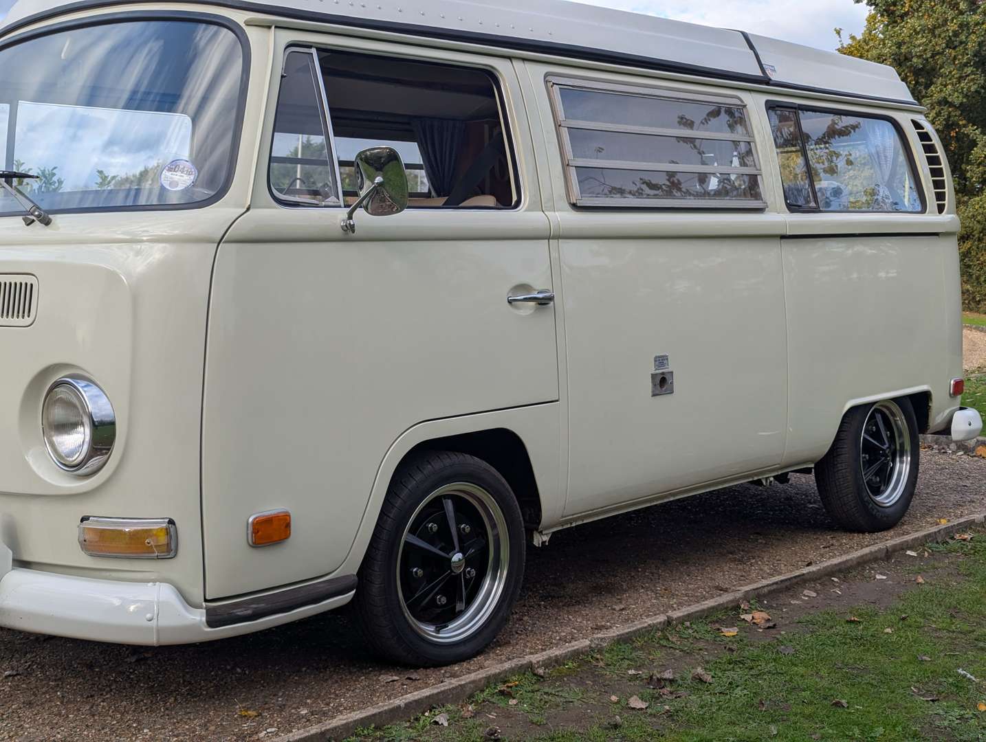 <p>1969 VW T2 WESTFALIA CAMPERVAN LHD</p>