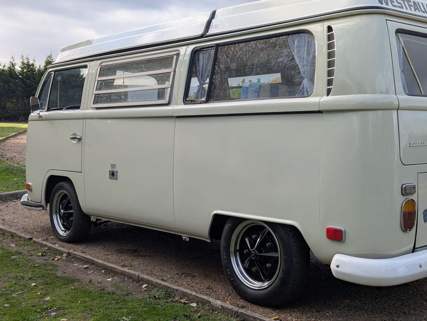 <p>1969 VW T2 WESTFALIA CAMPERVAN LHD</p>