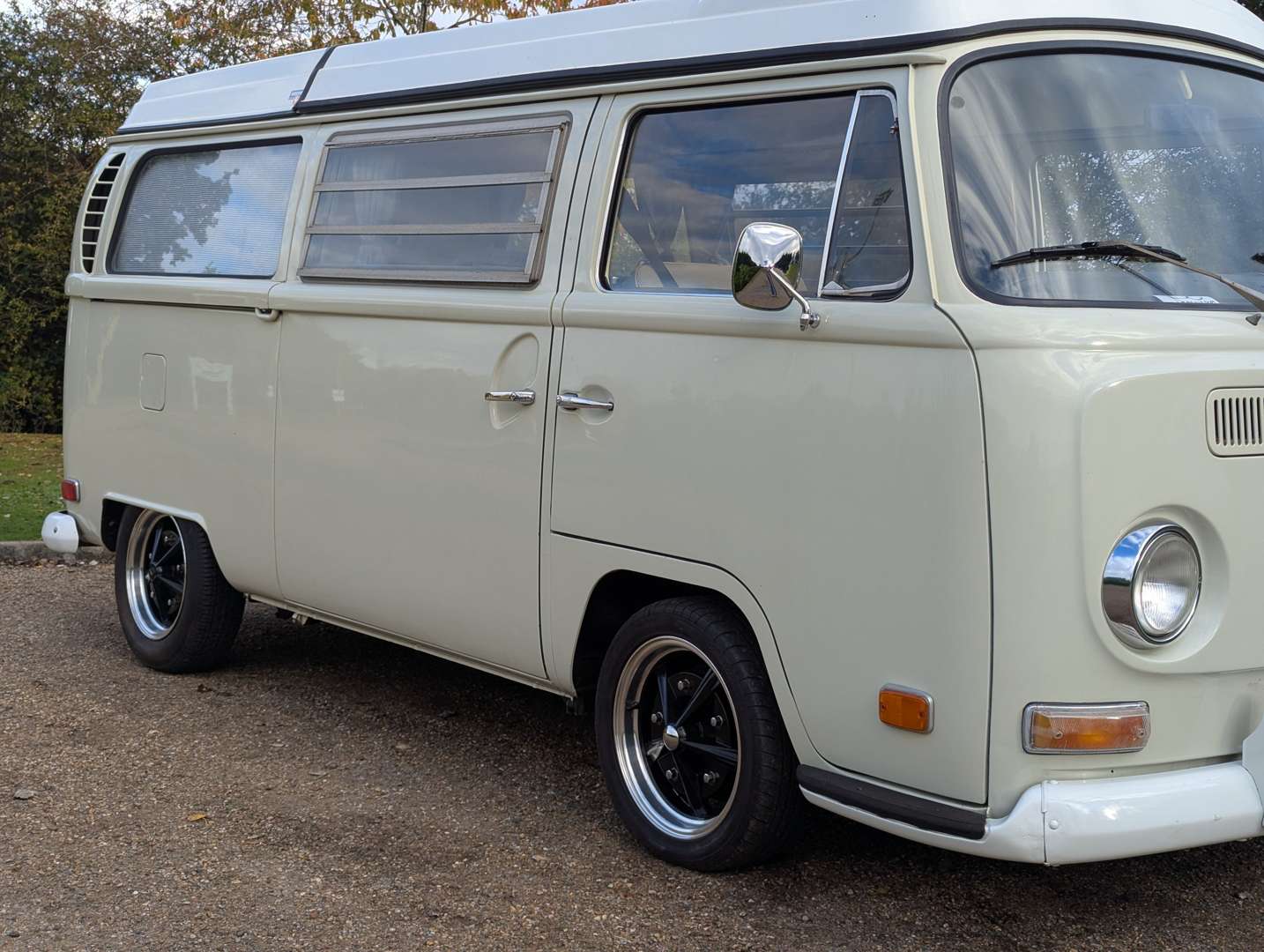 <p>1969 VW T2 WESTFALIA CAMPERVAN LHD</p>