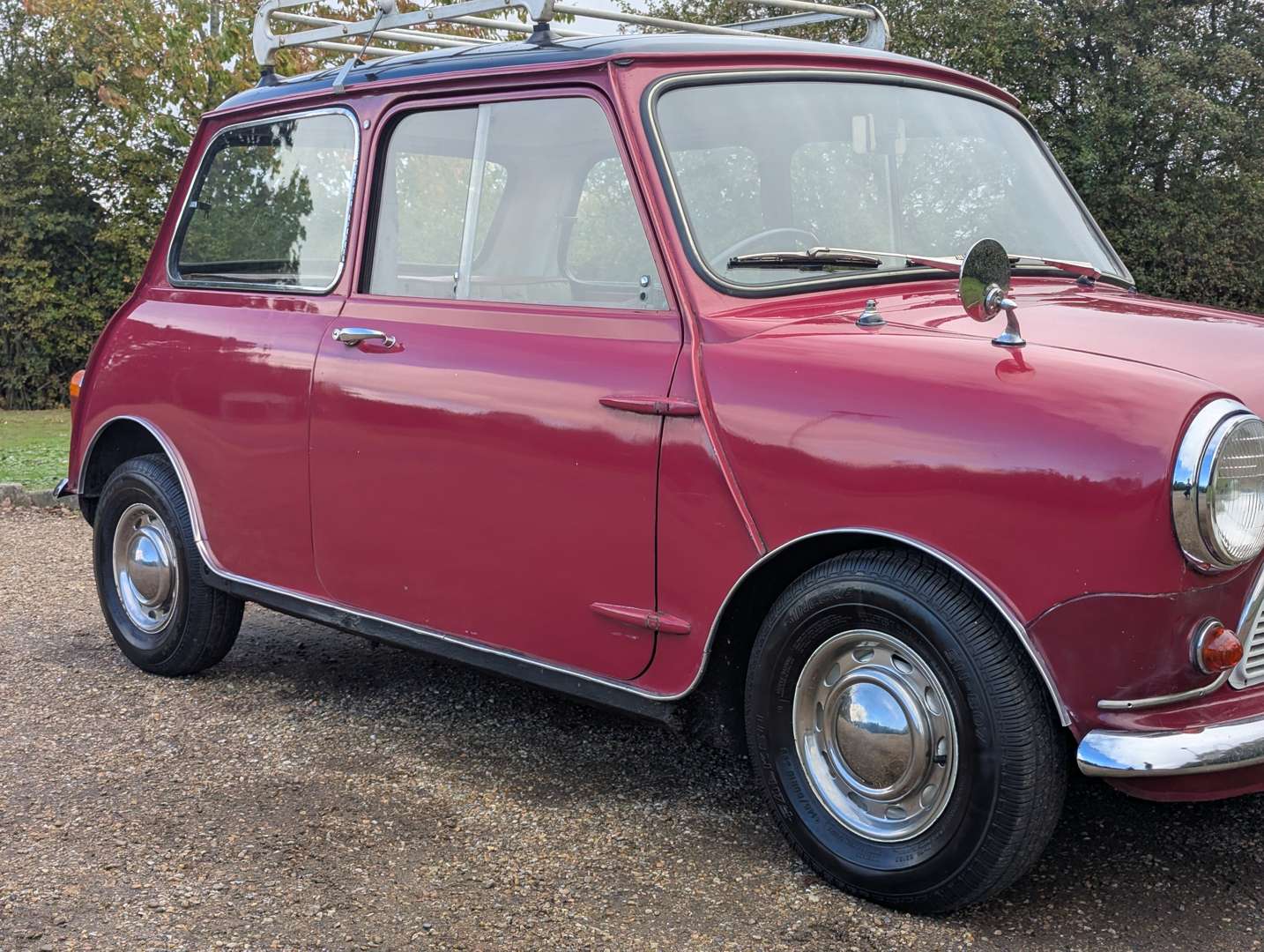 <p>1960 MORRIS MINI DE-LUXE</p>