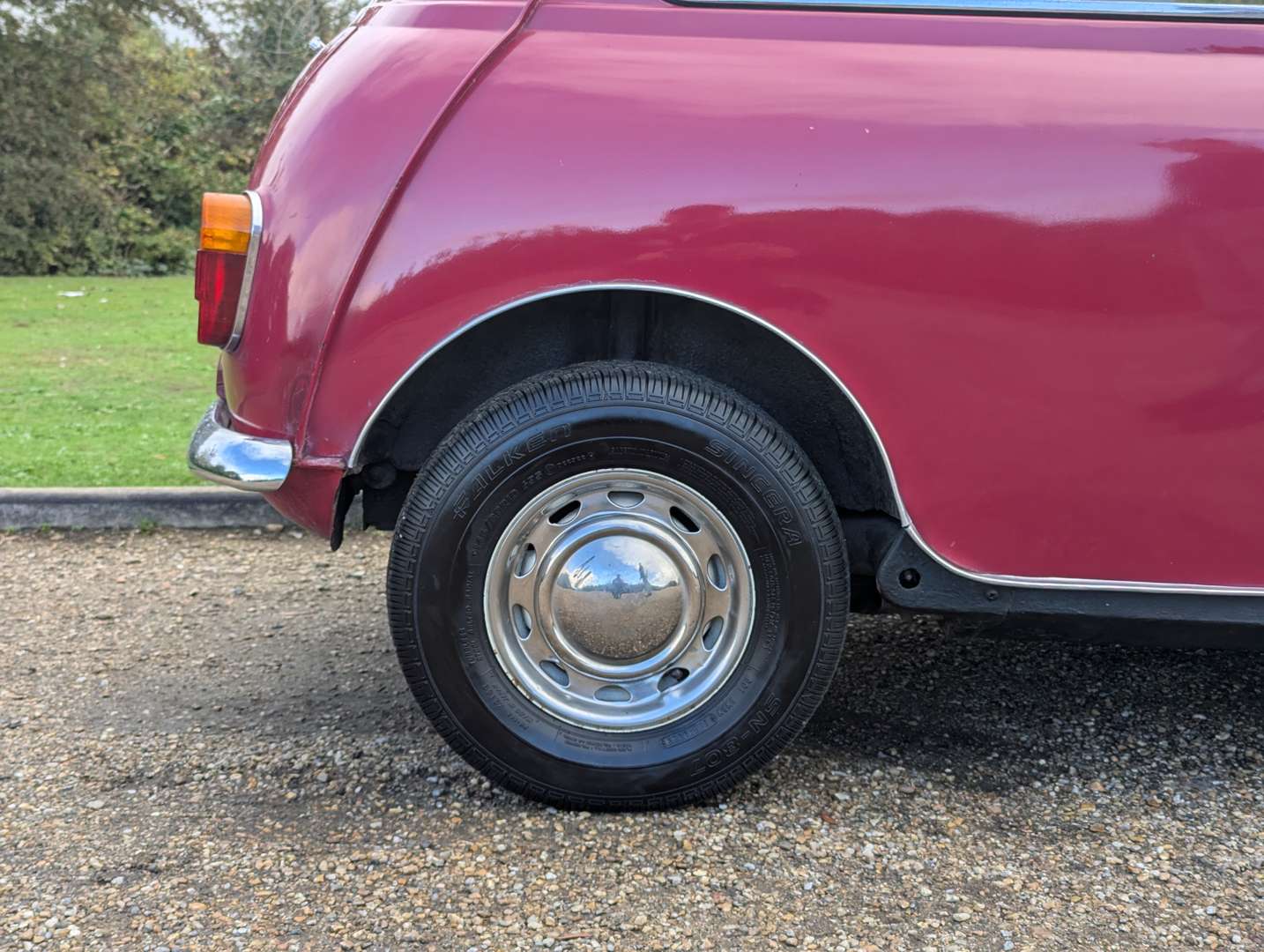 <p>1960 MORRIS MINI DE-LUXE</p>