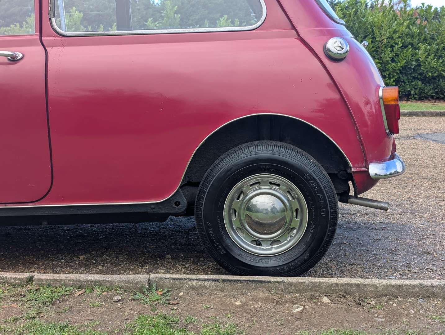 <p>1960 MORRIS MINI DE-LUXE</p>