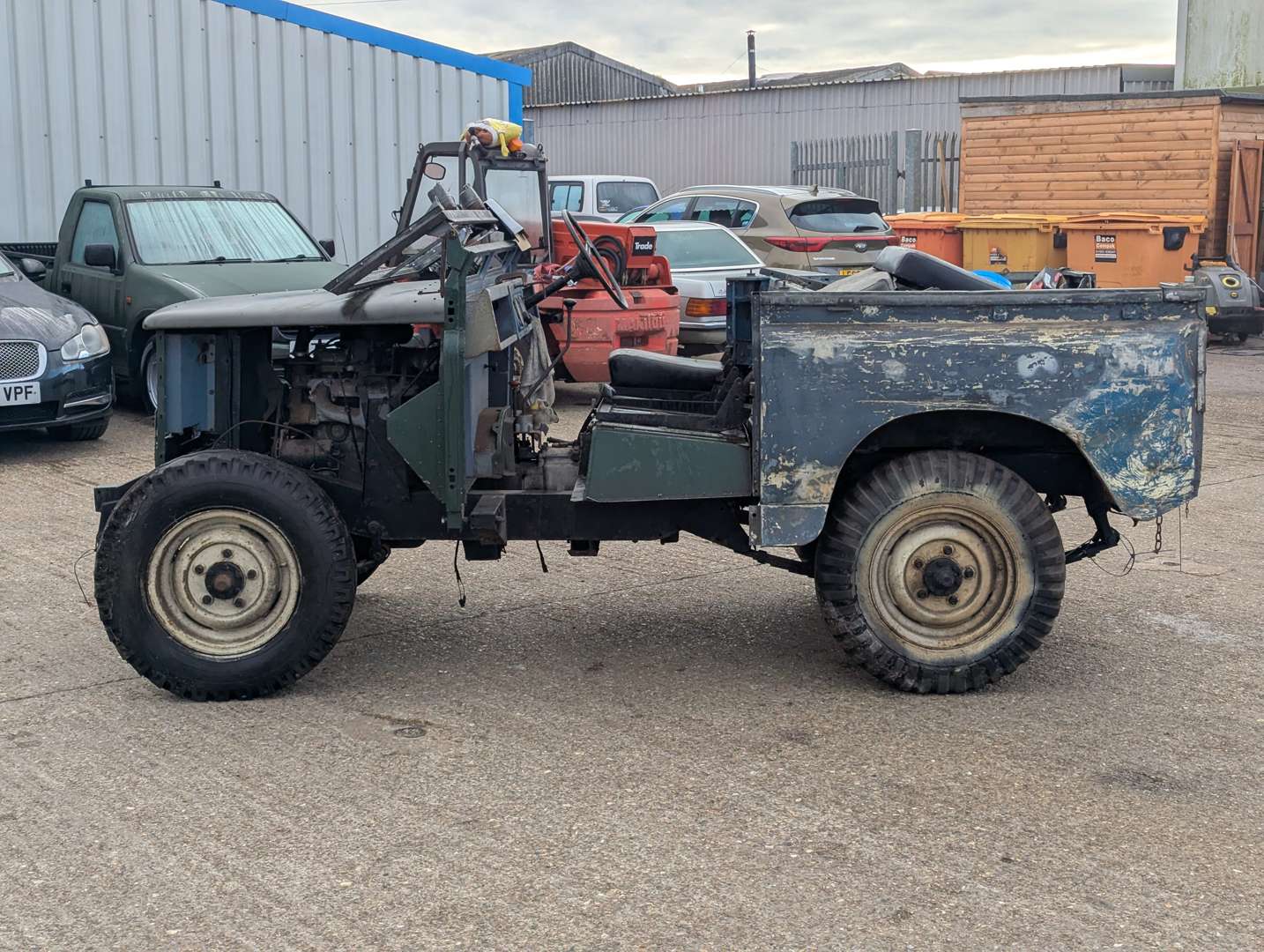 <p>1958 LAND ROVER SERIES II 88" SWB</p>