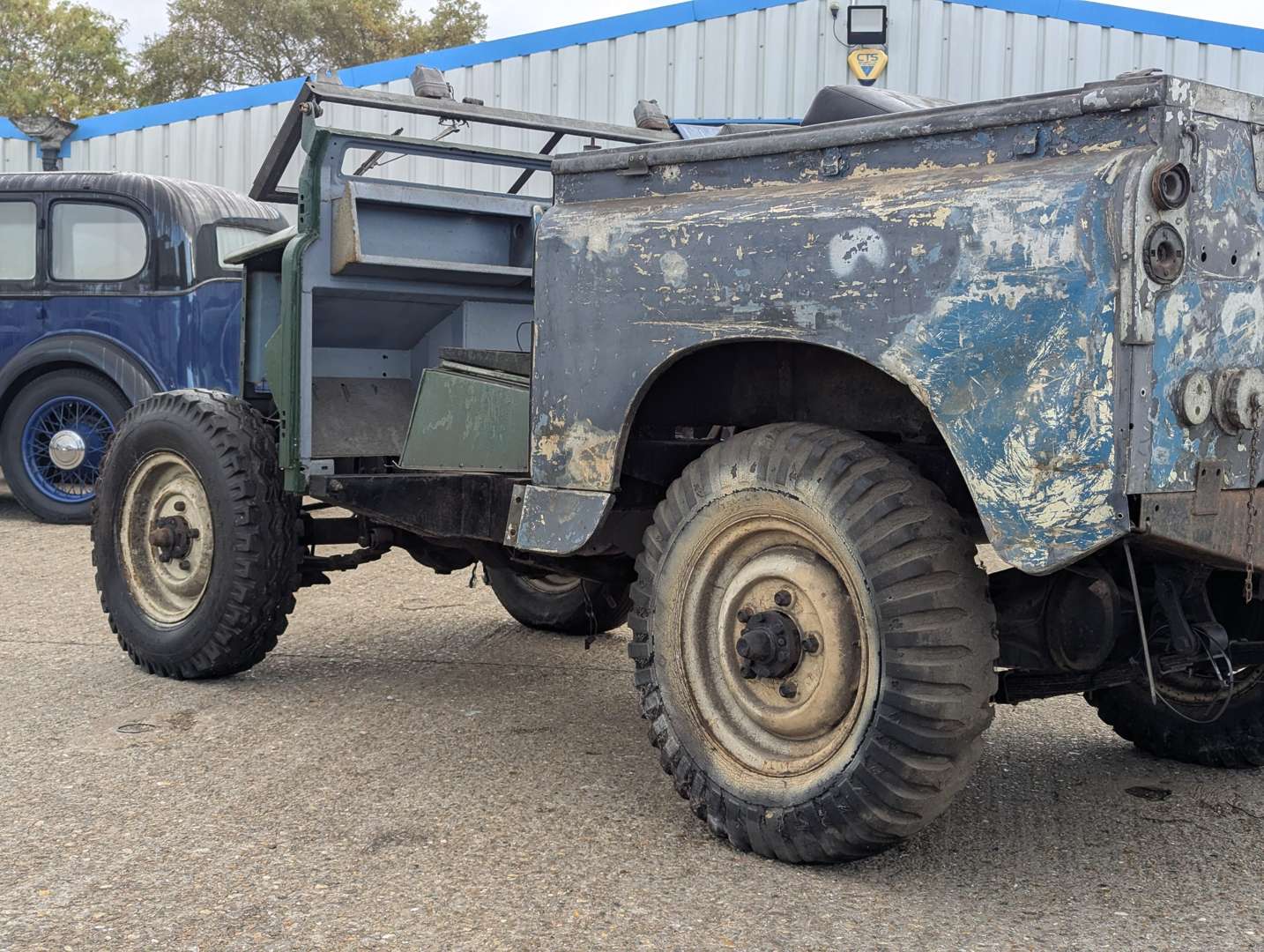 <p>1958 LAND ROVER SERIES II 88" SWB</p>