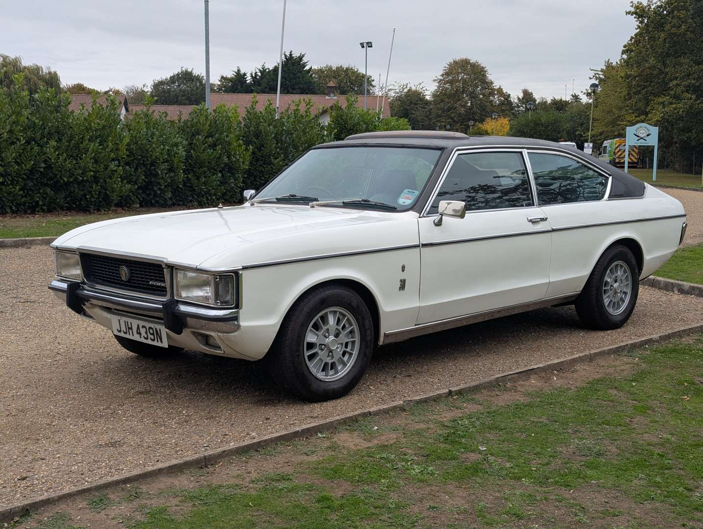 <p>1974 FORD GRANADA GHIA 3.0 AUTO COUPE</p>