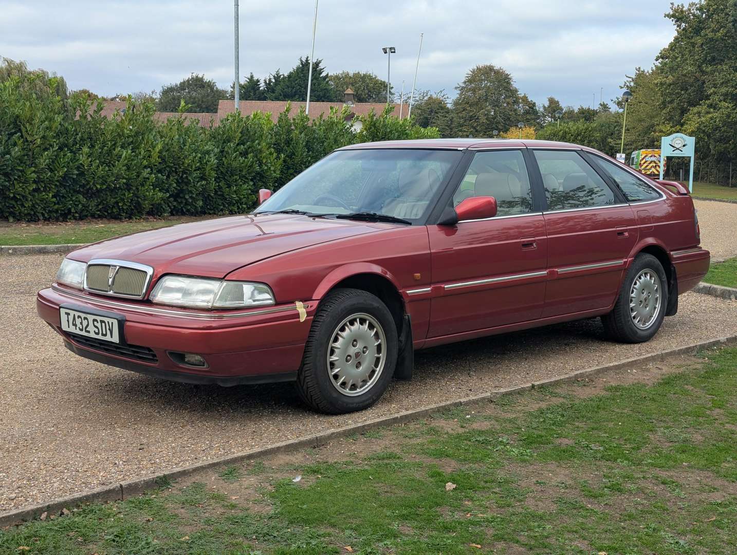 <p>1999 ROVER 825 STERLING AUTO</p>