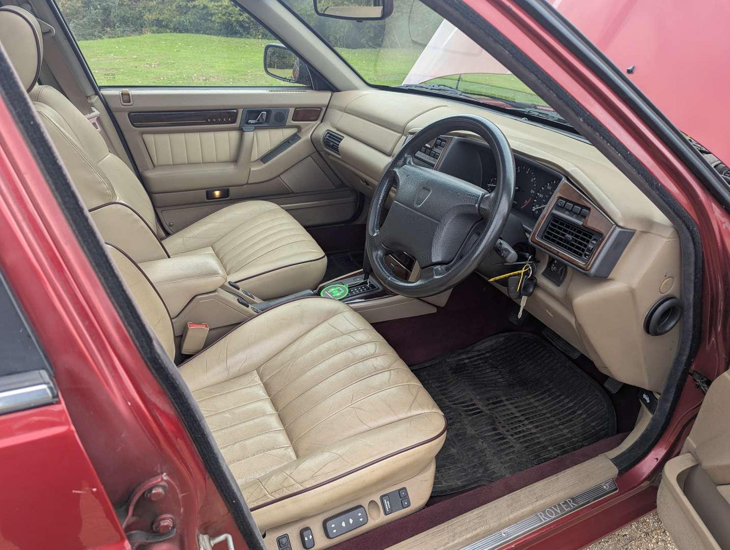 <p>1999 ROVER 825 STERLING AUTO</p>