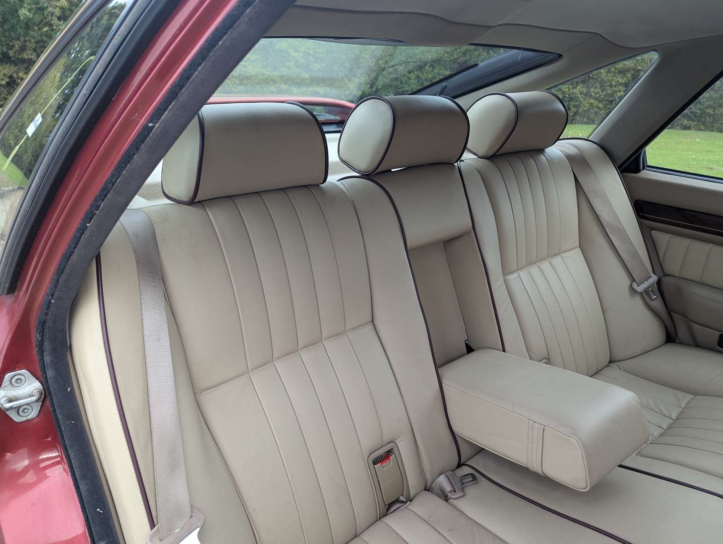 <p>1999 ROVER 825 STERLING AUTO</p>