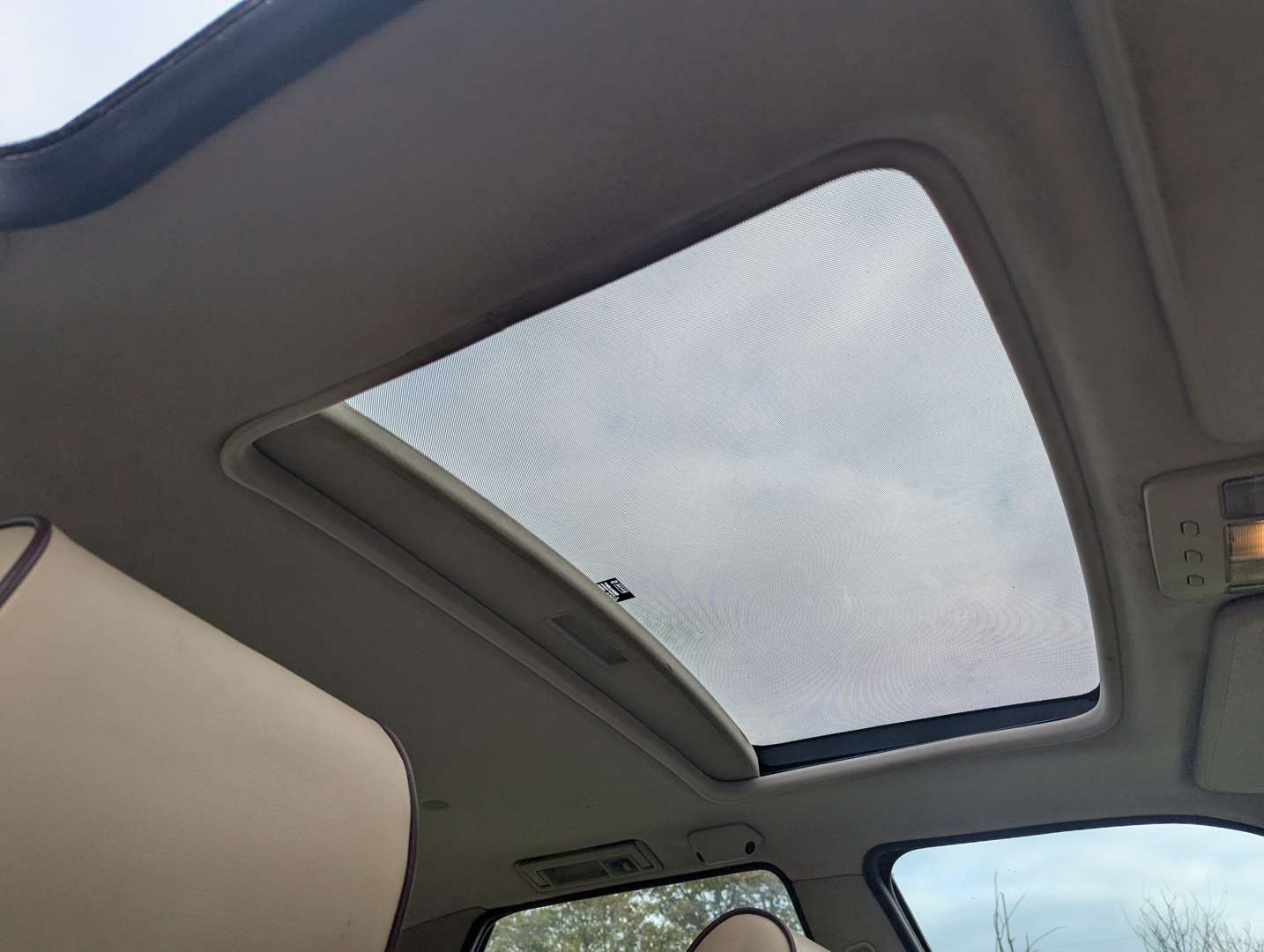 <p>1999 ROVER 825 STERLING AUTO</p>