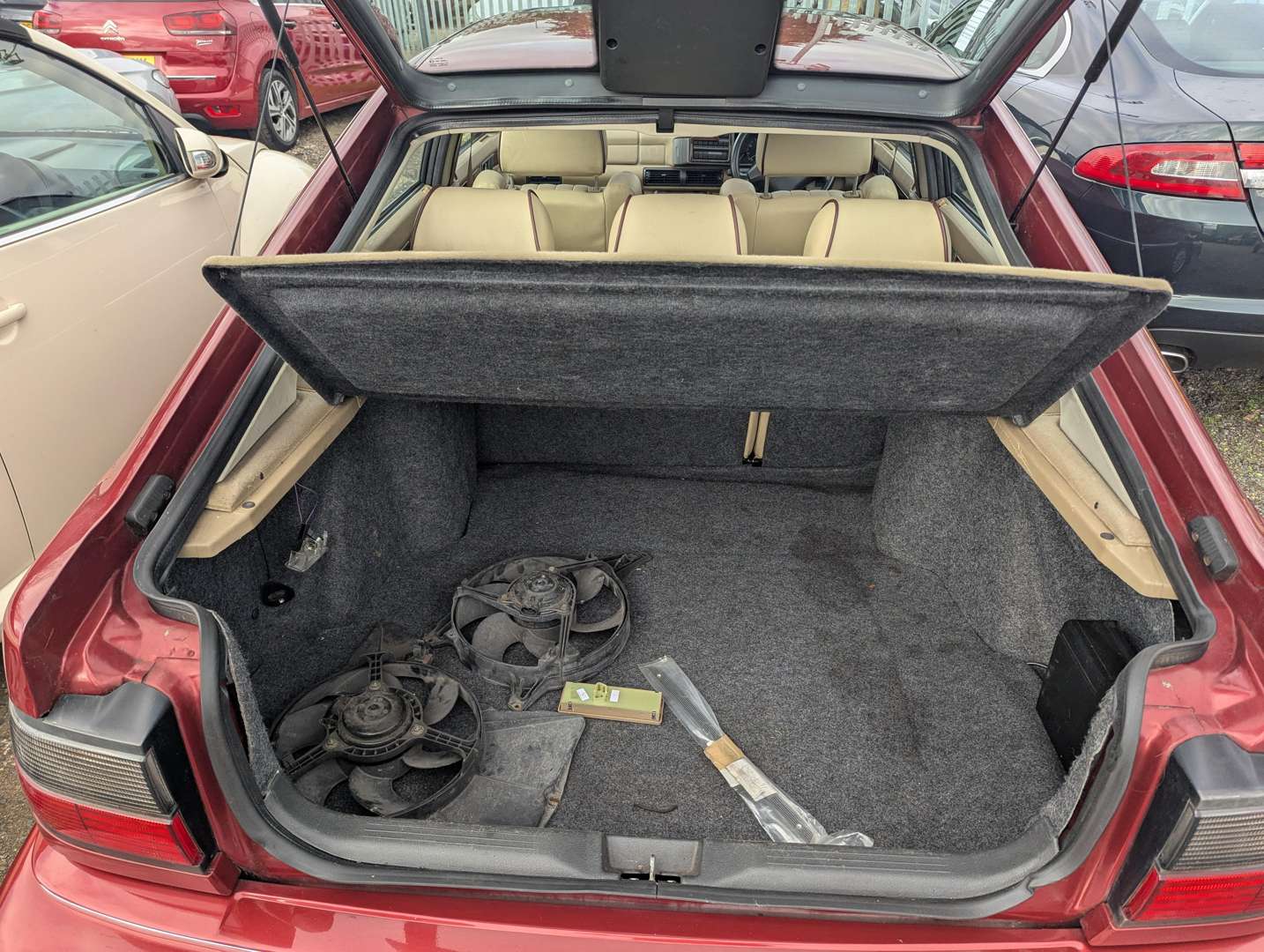 <p>1999 ROVER 825 STERLING AUTO</p>