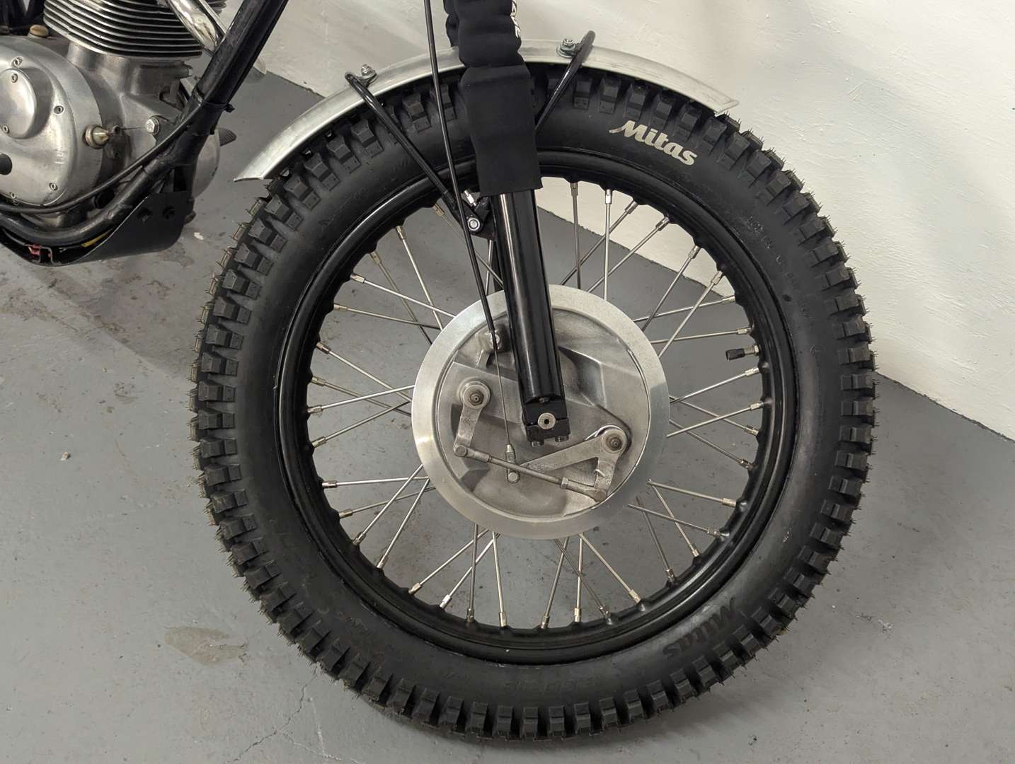 <p>1970 TRIUMPH TR25 TROPHY</p>