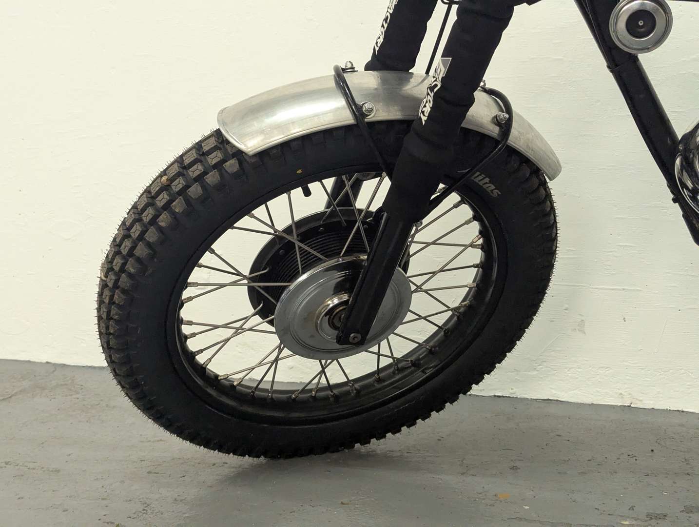 <p>1970 TRIUMPH TR25 TROPHY</p>