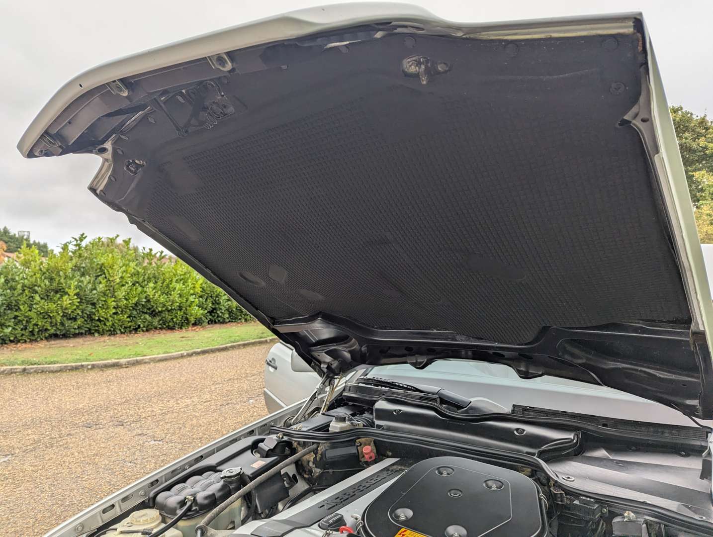 <p>1990 MERCEDES 300 SL-24</p>