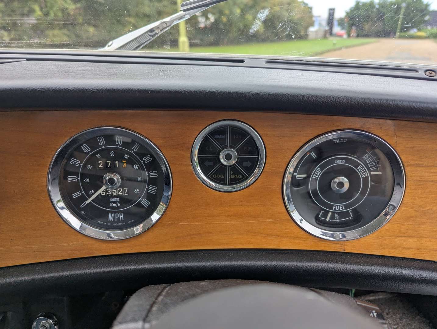 <p>1973 TRIUMPH 1500 FWD</p>