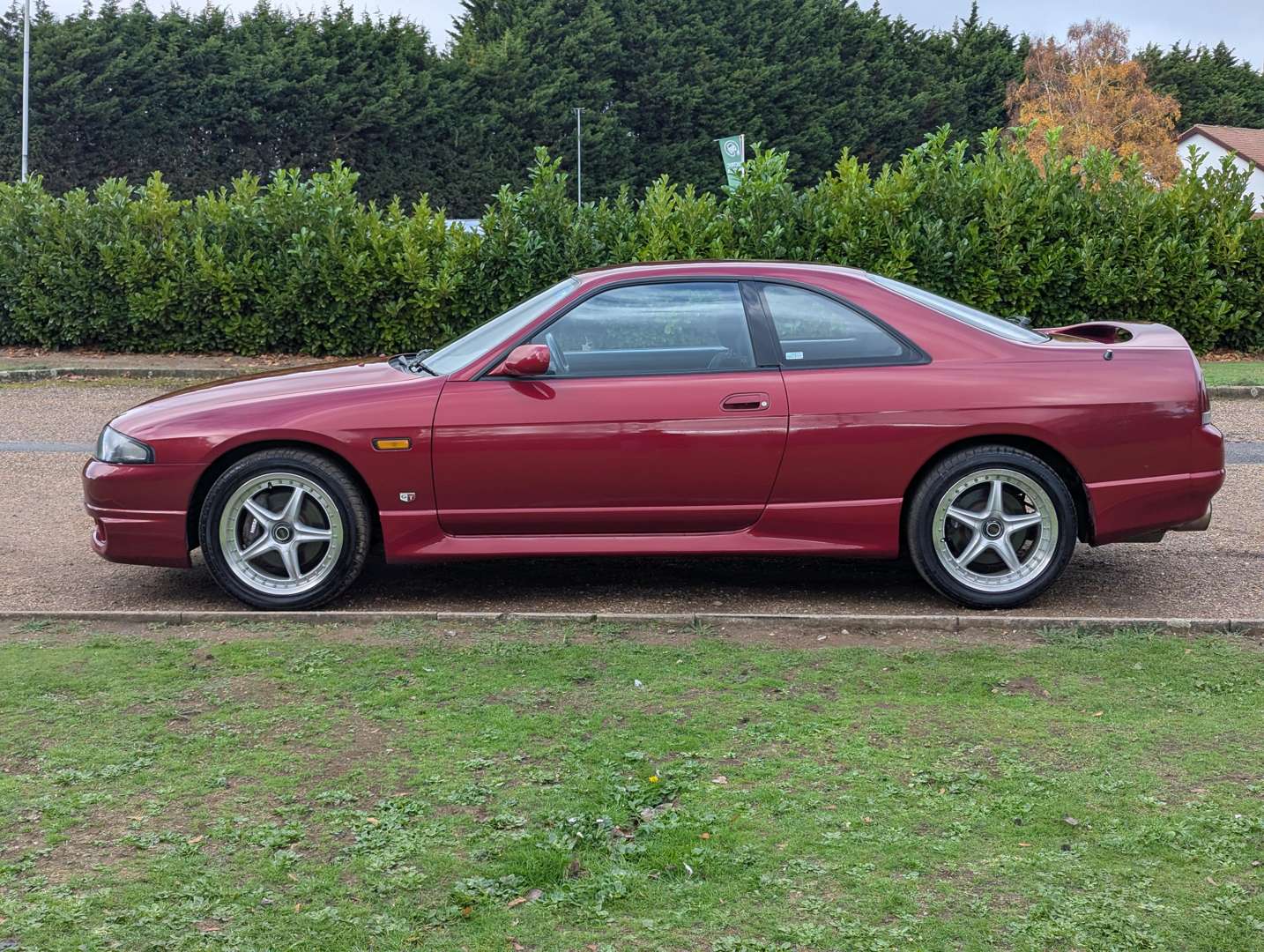 <p>1994 NISSAN SKYLINE (R33) GTST</p>