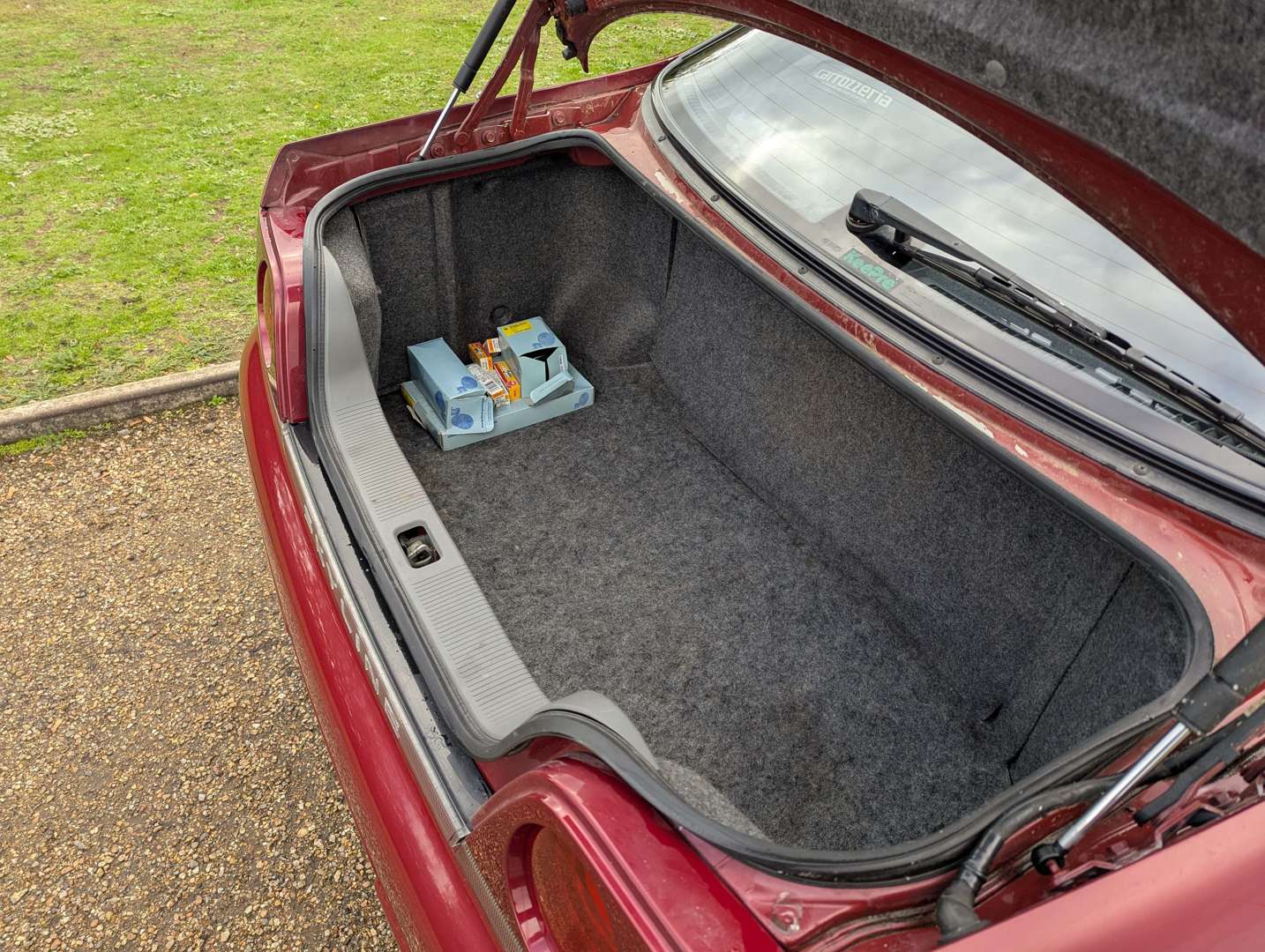 <p>1994 NISSAN SKYLINE (R33) GTST</p>